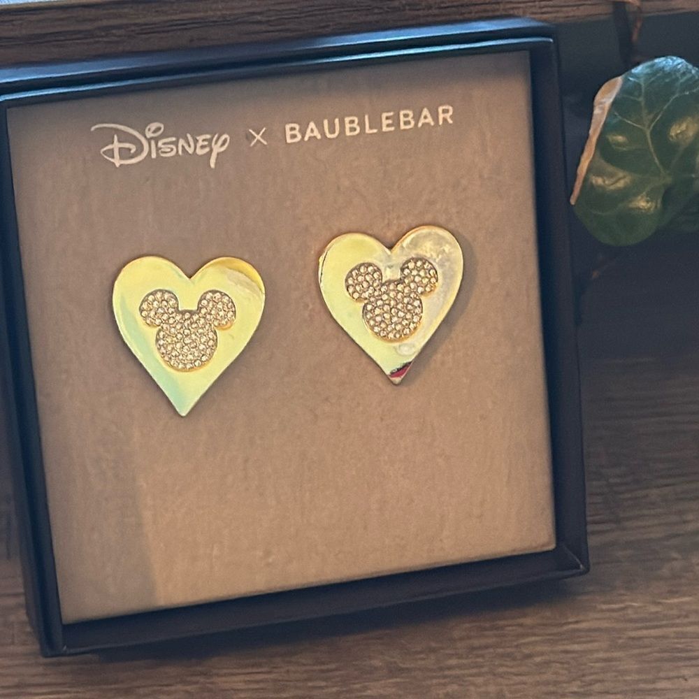 Disney BAUBLEBAR Mickey Mouse rhinestone Center heart shaped earrings